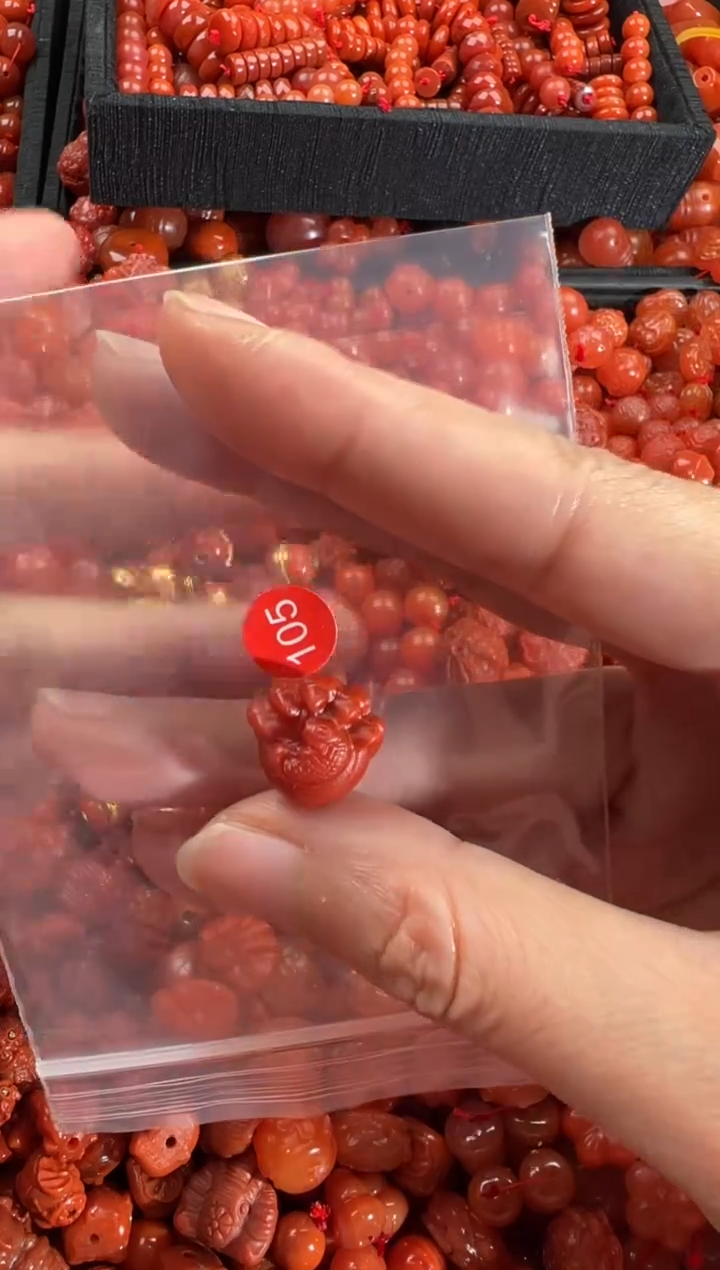 【闪购商品】南红玛瑙颈饰未镶嵌1