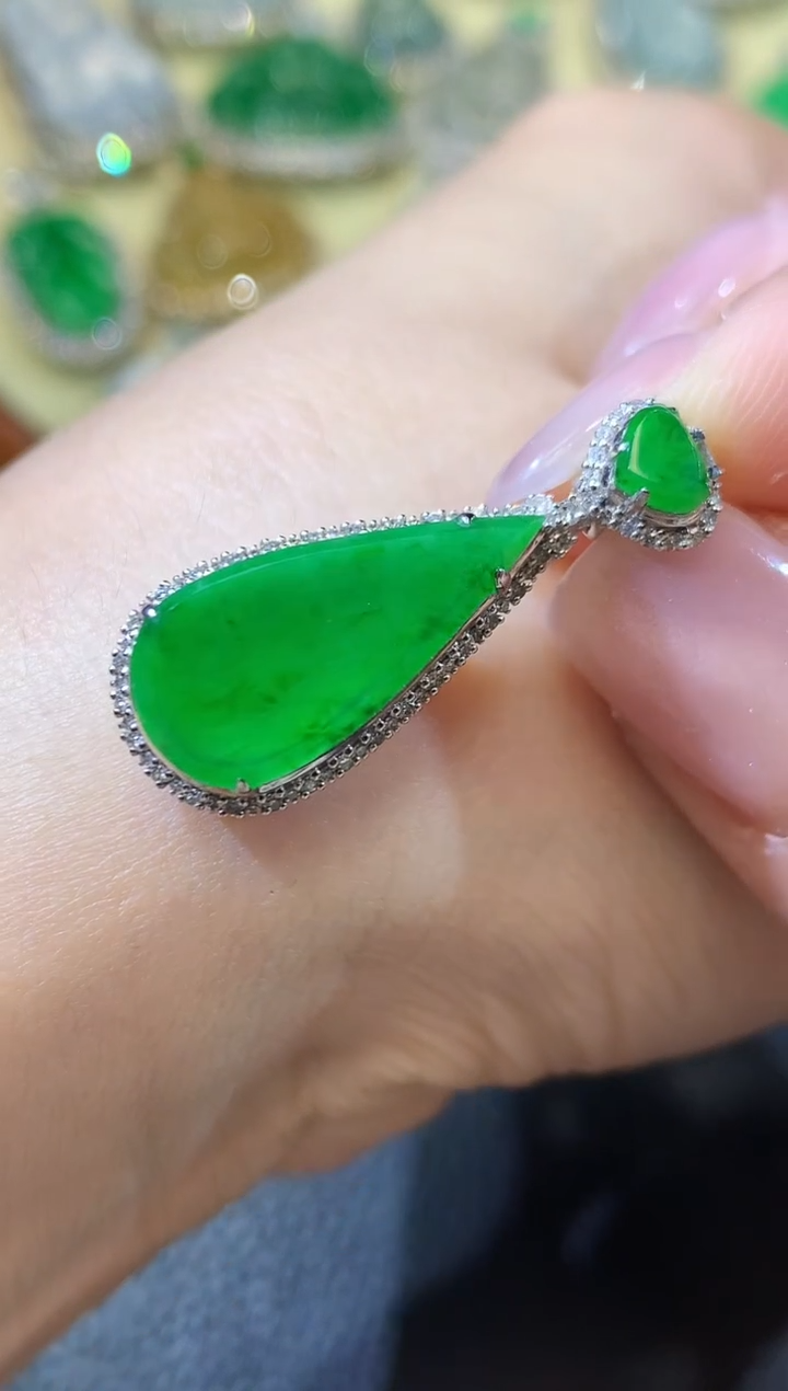【闪购商品】翡翠吊坠(不含链)18K金镶嵌C37