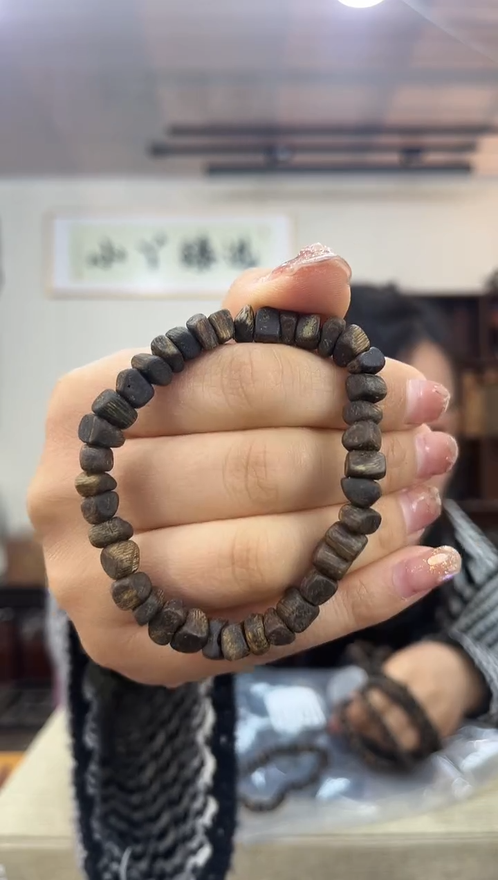 【闪购商品】檀香木手串/手链1073海南绿棋单圈串木木