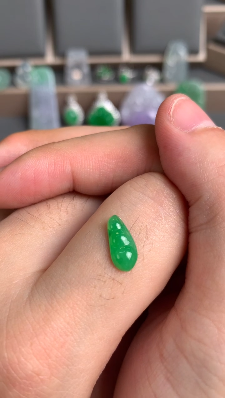 未镶嵌定制翡翠裸玉