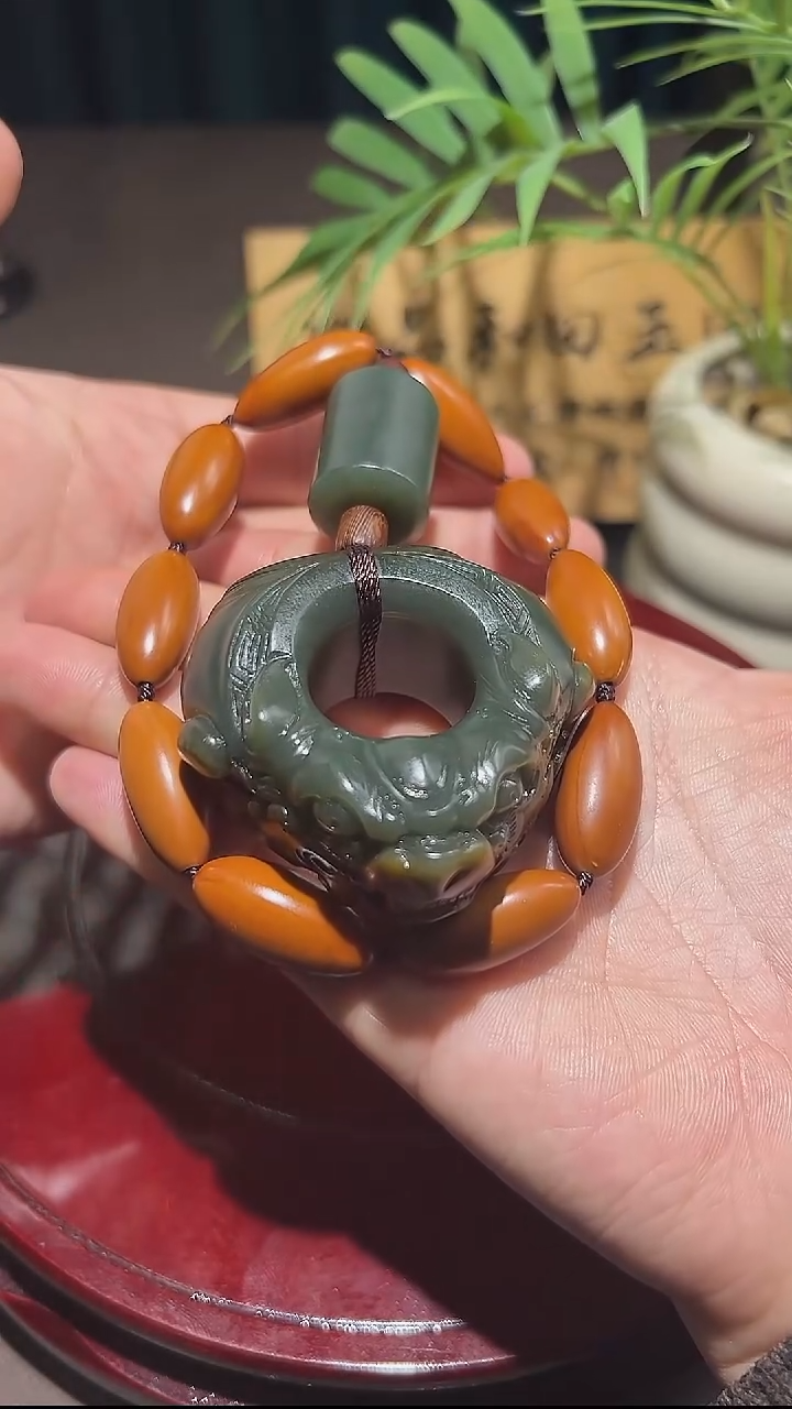 未镶嵌和田玉挂件和田玉扳指挂件03