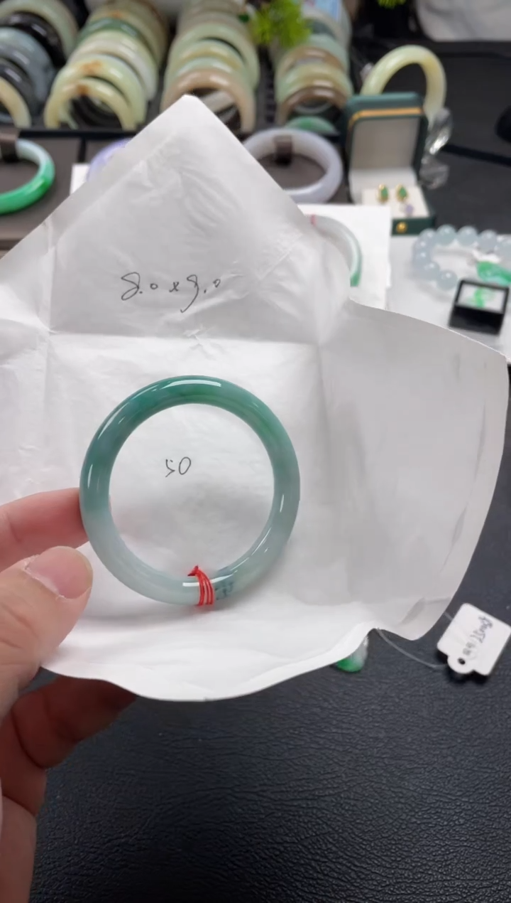 【闪购商品】翡翠手镯未镶嵌50圆条 有纹裂