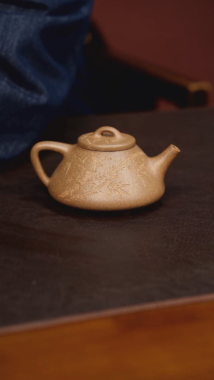 茶壶紫砂子冶微微瑕疵青段退火180cc