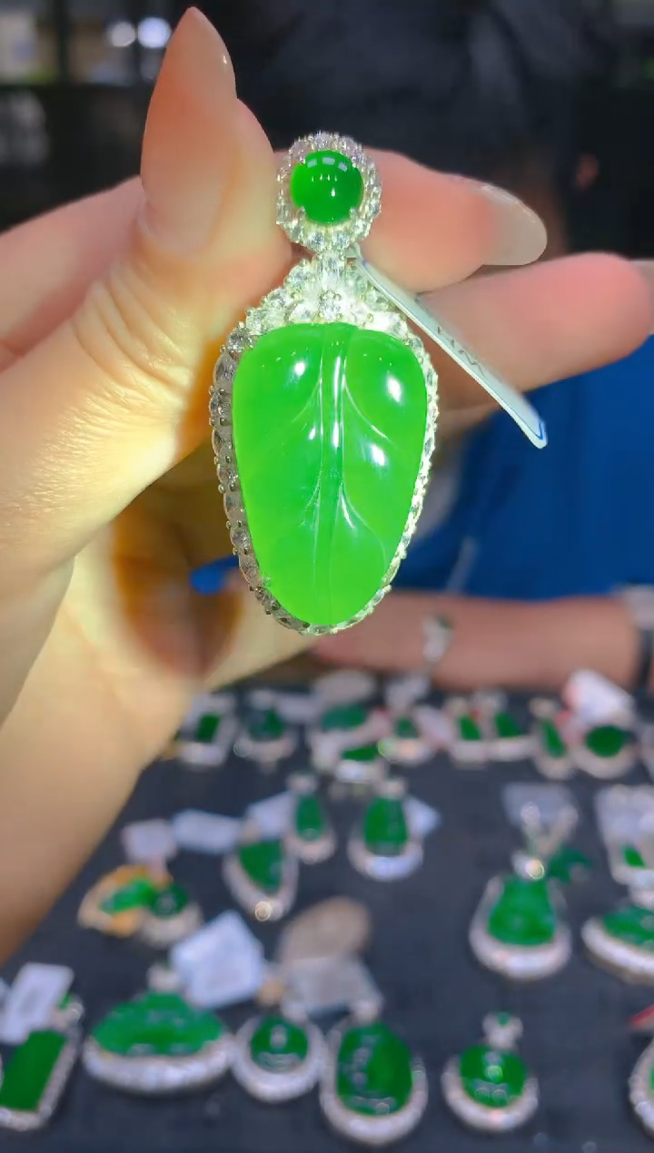 【闪购商品】定制翡翠未镶嵌50定制翡翠 多样性发货（发其一）