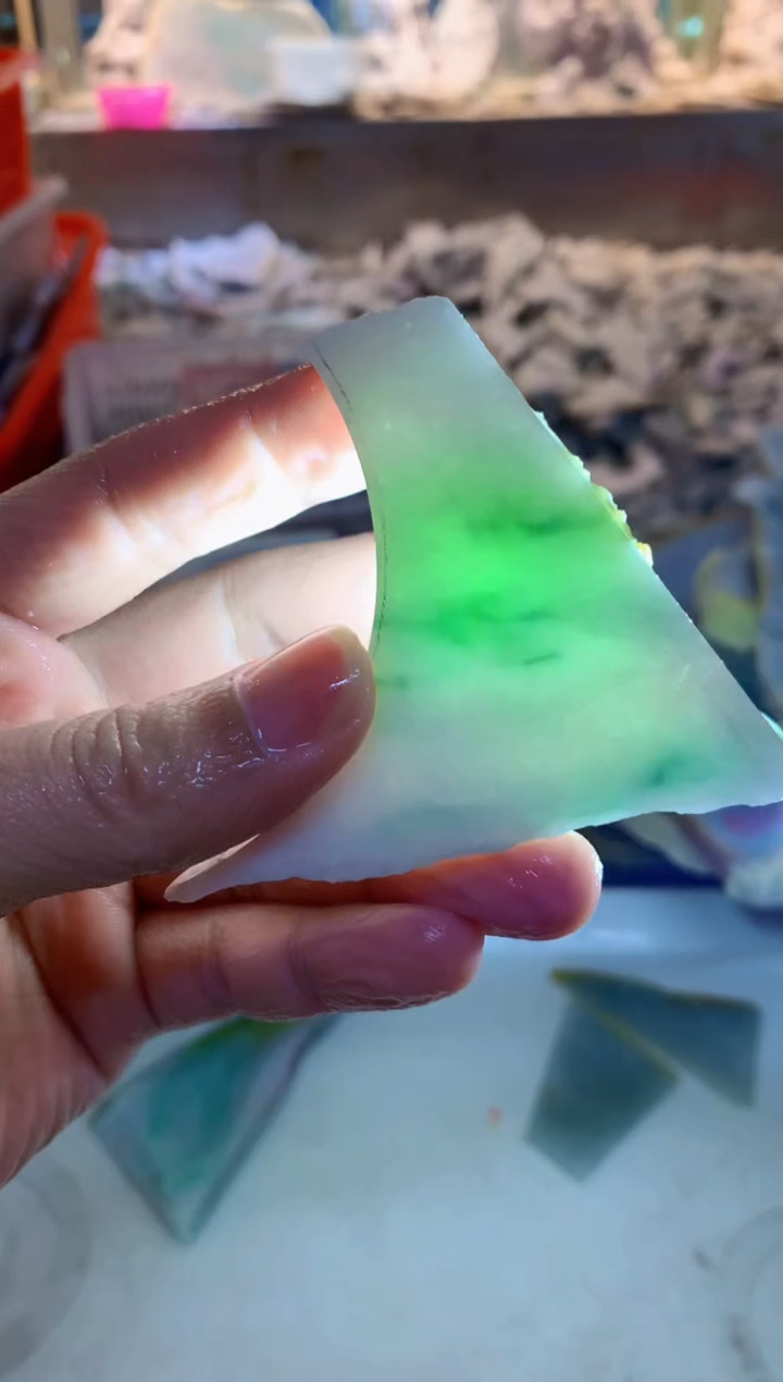 翡翠未镶嵌颈饰0朗0翡翠珠宝700