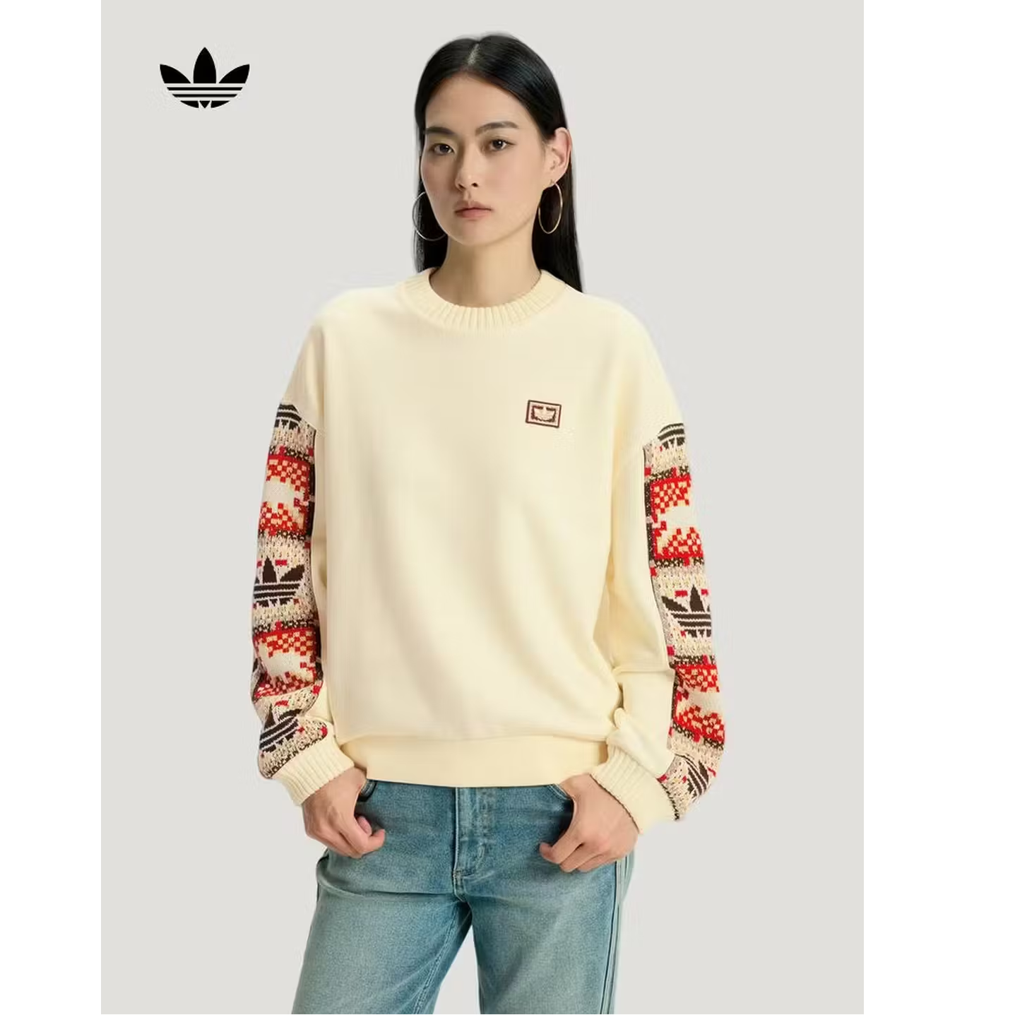 adidas/阿迪达斯新款时尚百搭运动宽松圆领卫衣套头衫IA8930