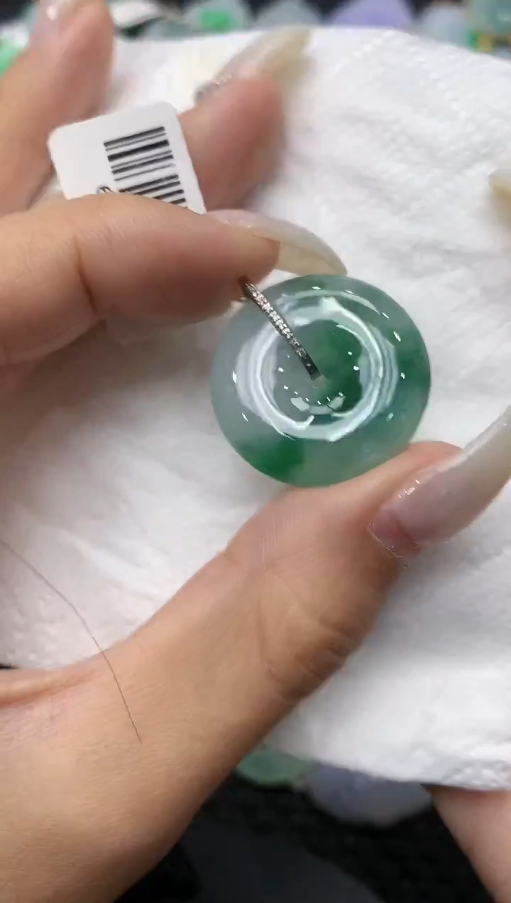 颈饰18K金镶嵌翡翠11111111111