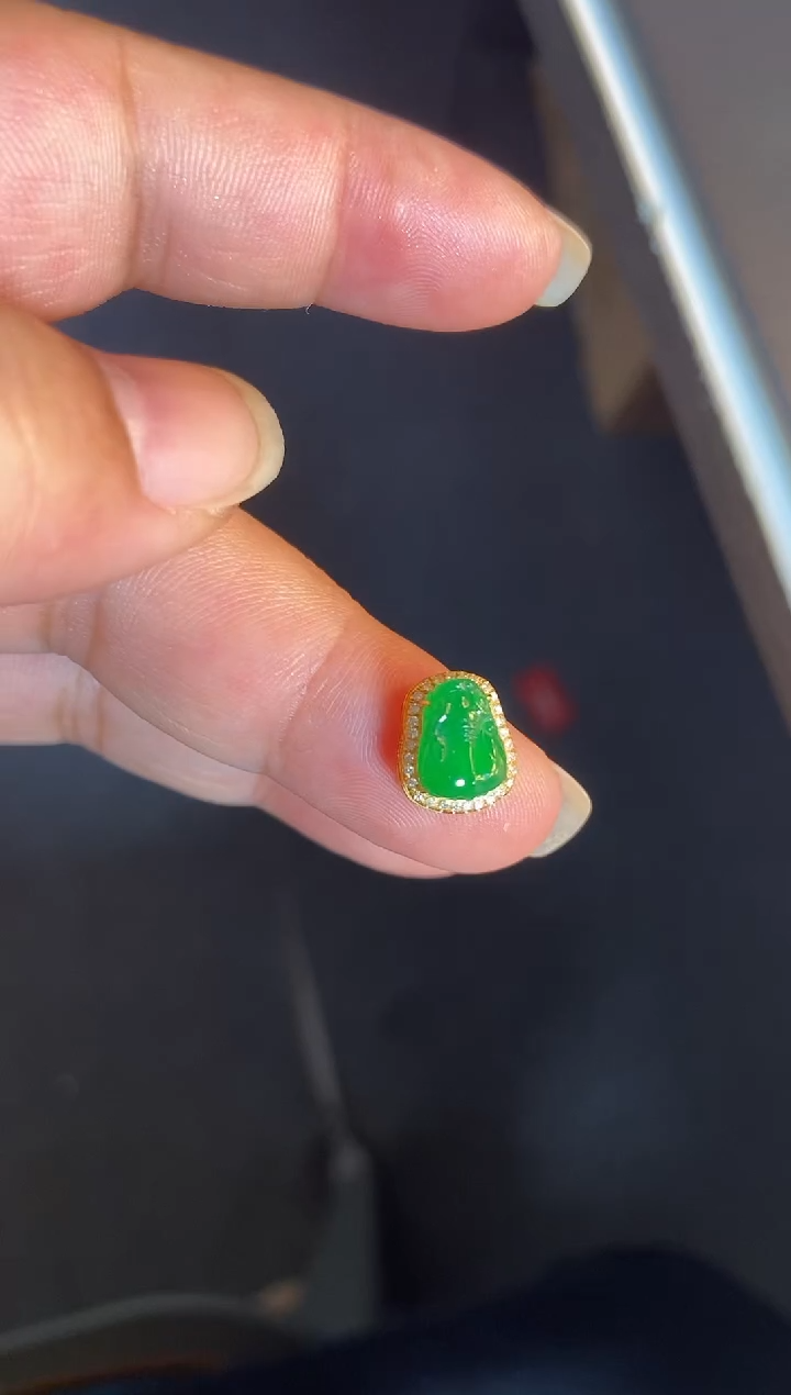 吊坠(不含链)18K金镶嵌翡翠＂****?1