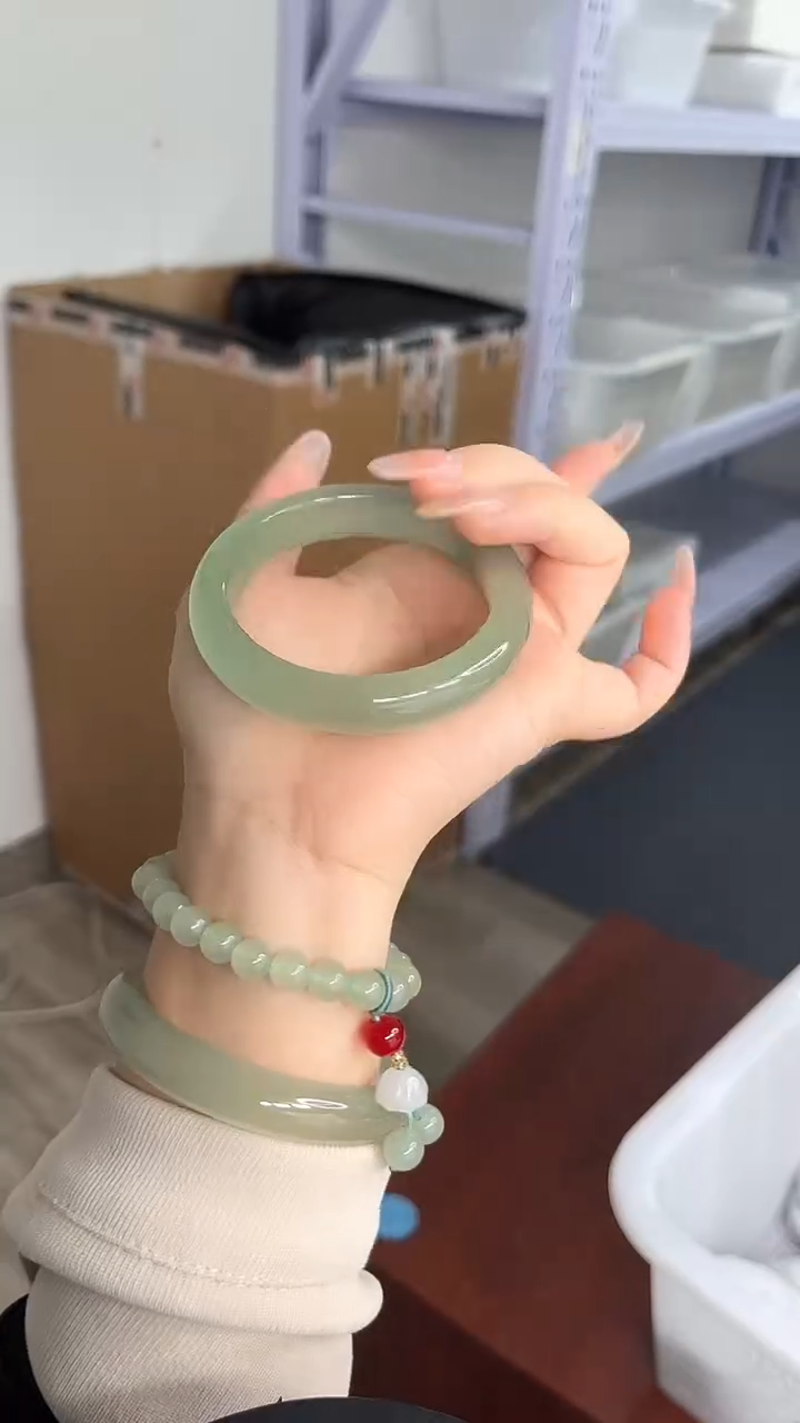 未镶嵌手镯石英质玉80-55.7