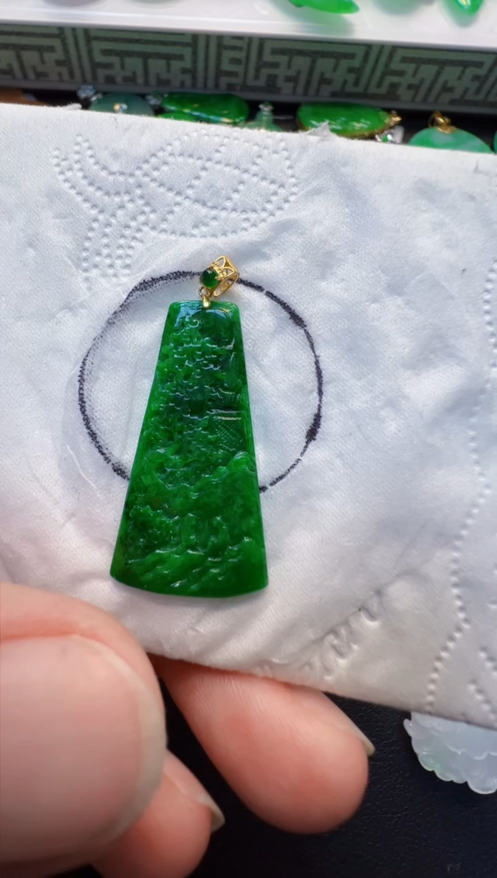 翡翠18K金镶嵌吊坠(不含链)山水牌