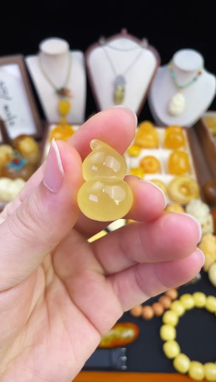 琥珀未镶嵌珠宝奇石柒月