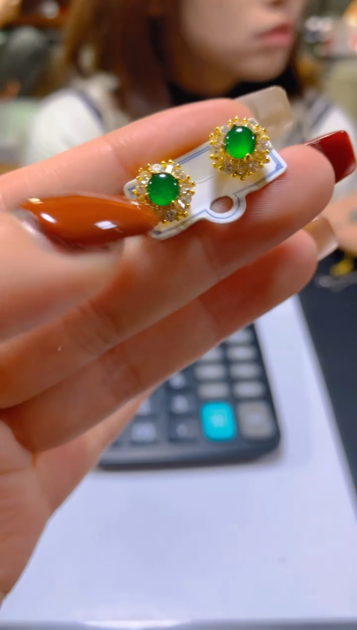 未镶嵌翡翠耳饰多样性发一