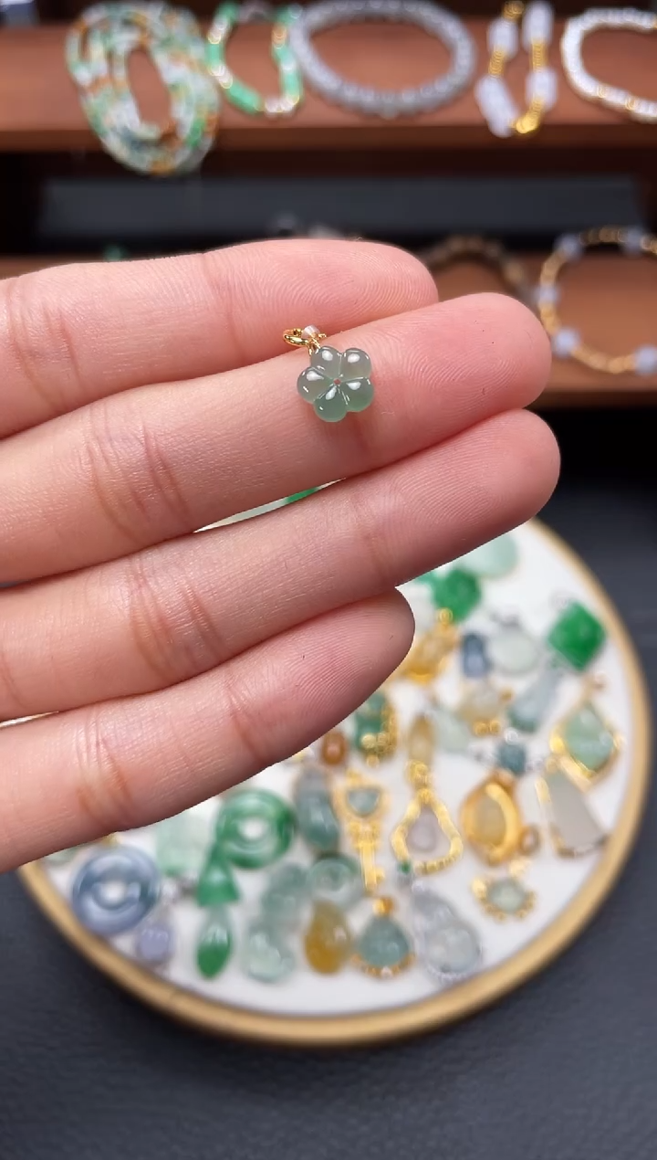 【闪购商品】翡翠吊坠(不含链)18K金镶嵌一个  JK673