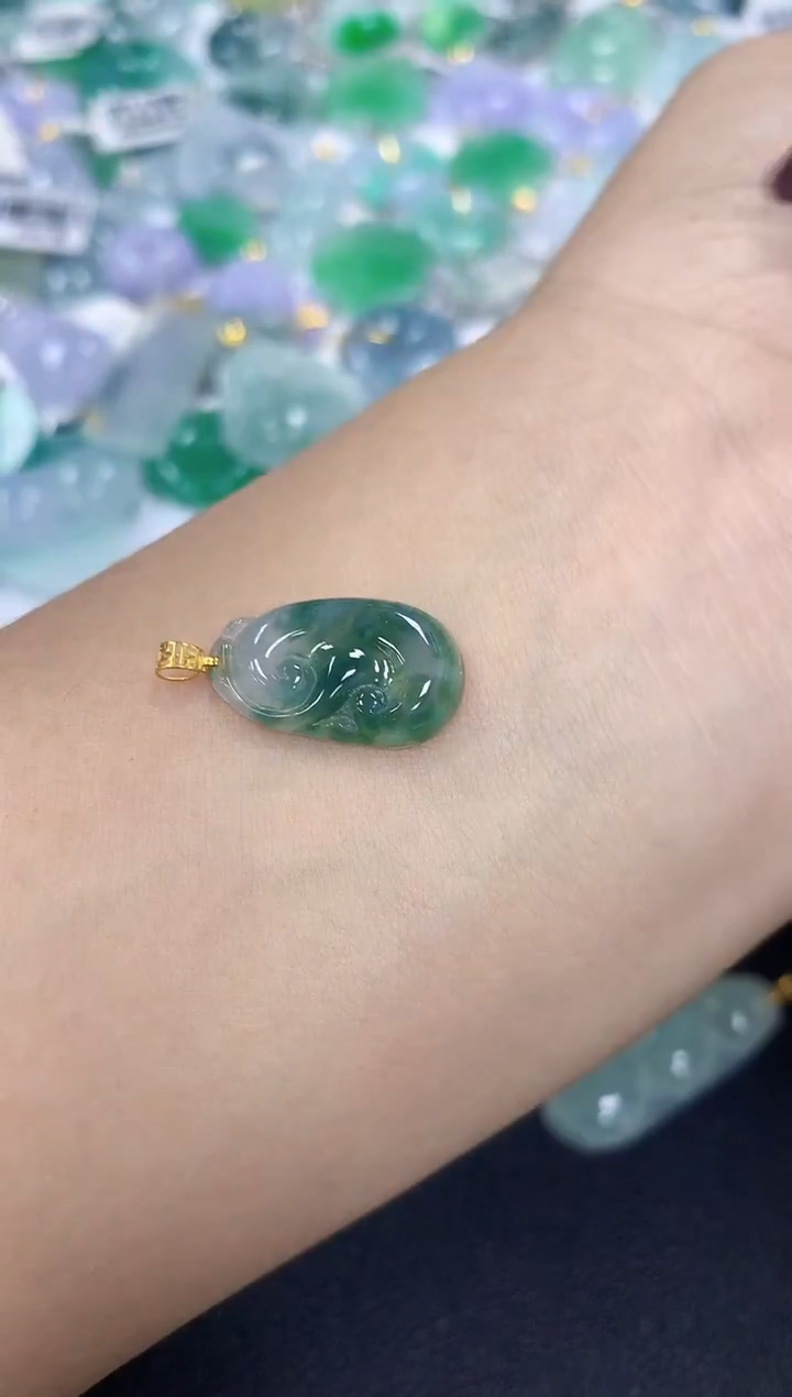 颈饰18K金镶嵌翡翠a货假一赔三支持复检百元上9元证书费自理