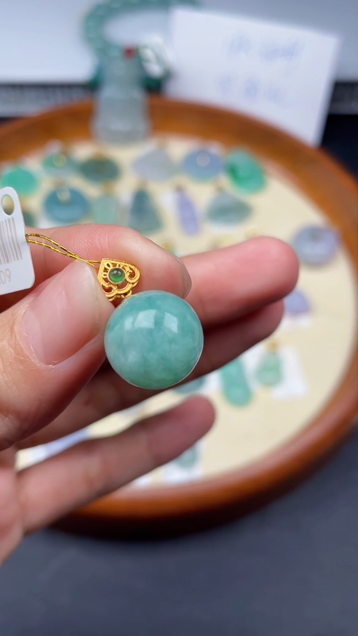 【闪购商品】翡翠颈饰18K金镶嵌圆珠