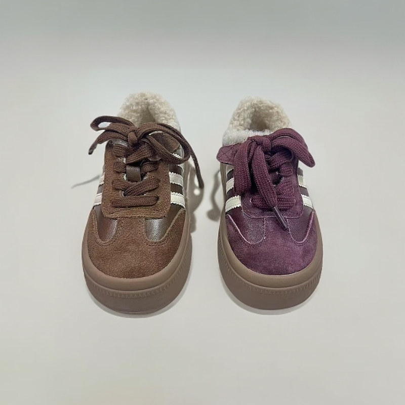 儿童童鞋新款防滑板鞋休闲风四季百搭鞋子运动鞋35