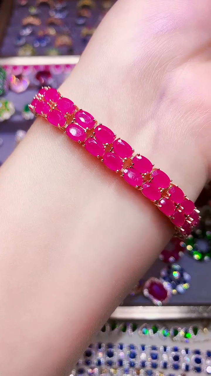 银S925镶嵌手链红宝石....