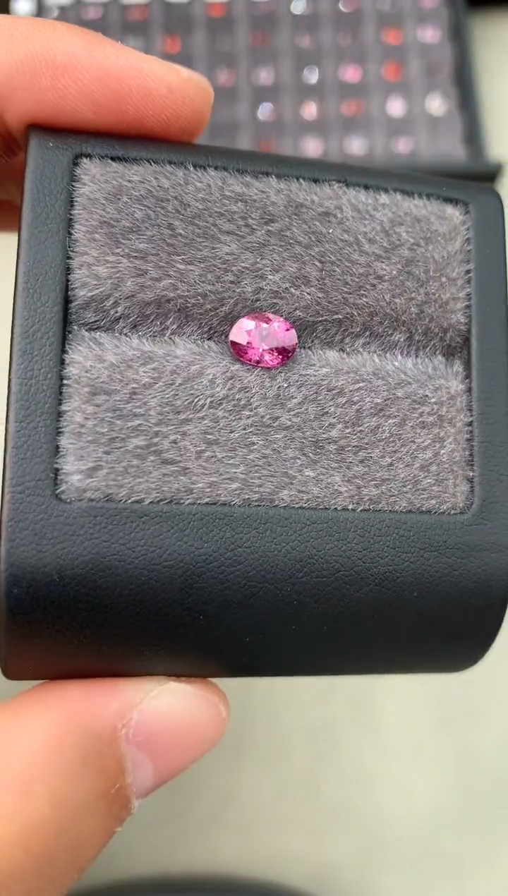 【闪购商品】定制蓝宝石裸石未镶嵌1.69ct 兰卡无烧蓝宝石