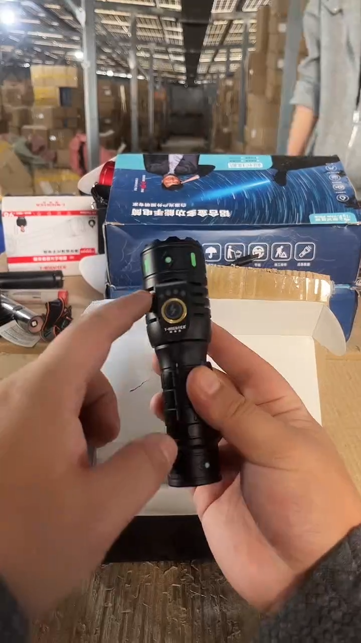G217微瑕鱼雷手电笔架磁吸