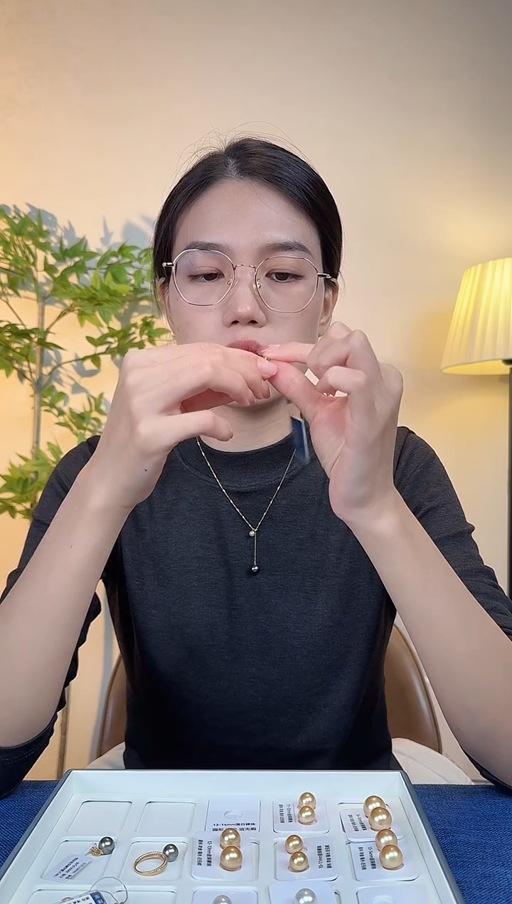 18K金镶嵌吊坠(不含链)海水珍珠06