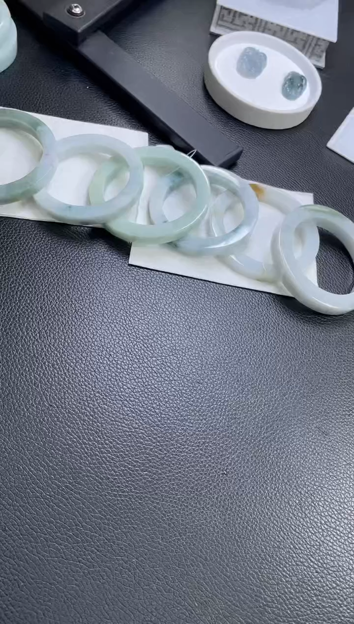 【闪购商品】定制翡翠手镯未镶嵌手镯