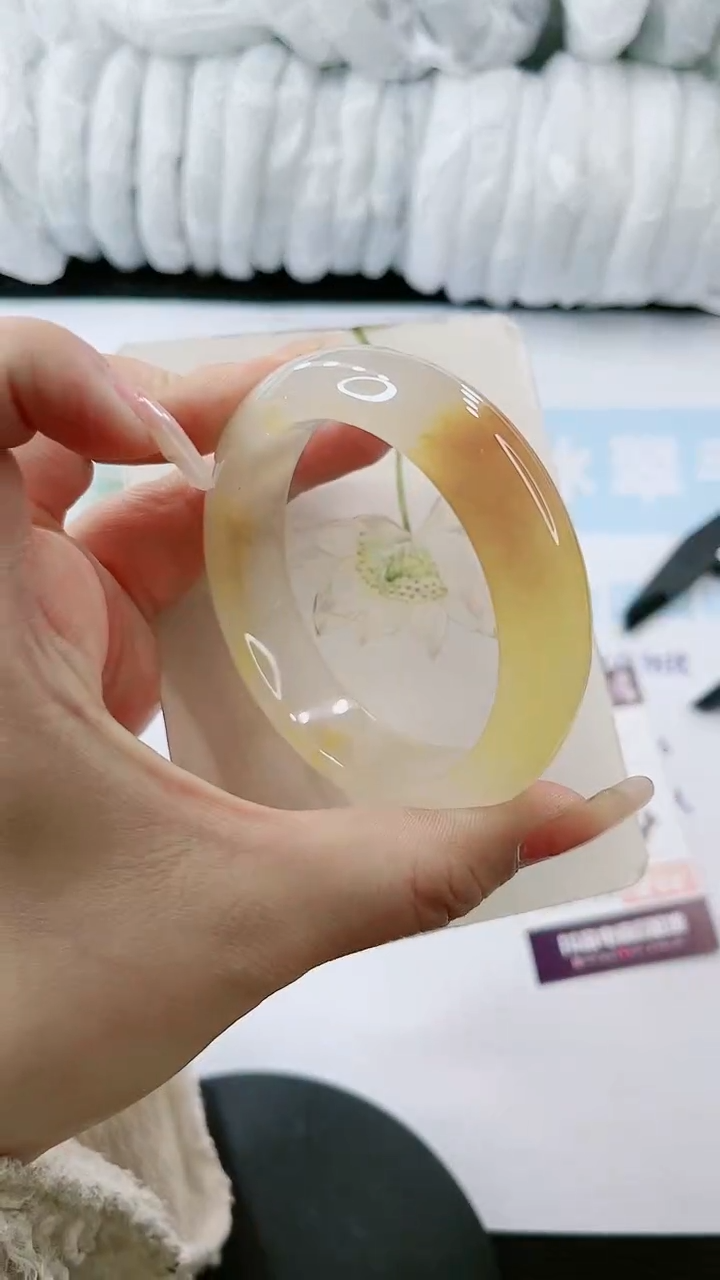 【闪购商品】石英质玉手镯未镶嵌多样性发货F704