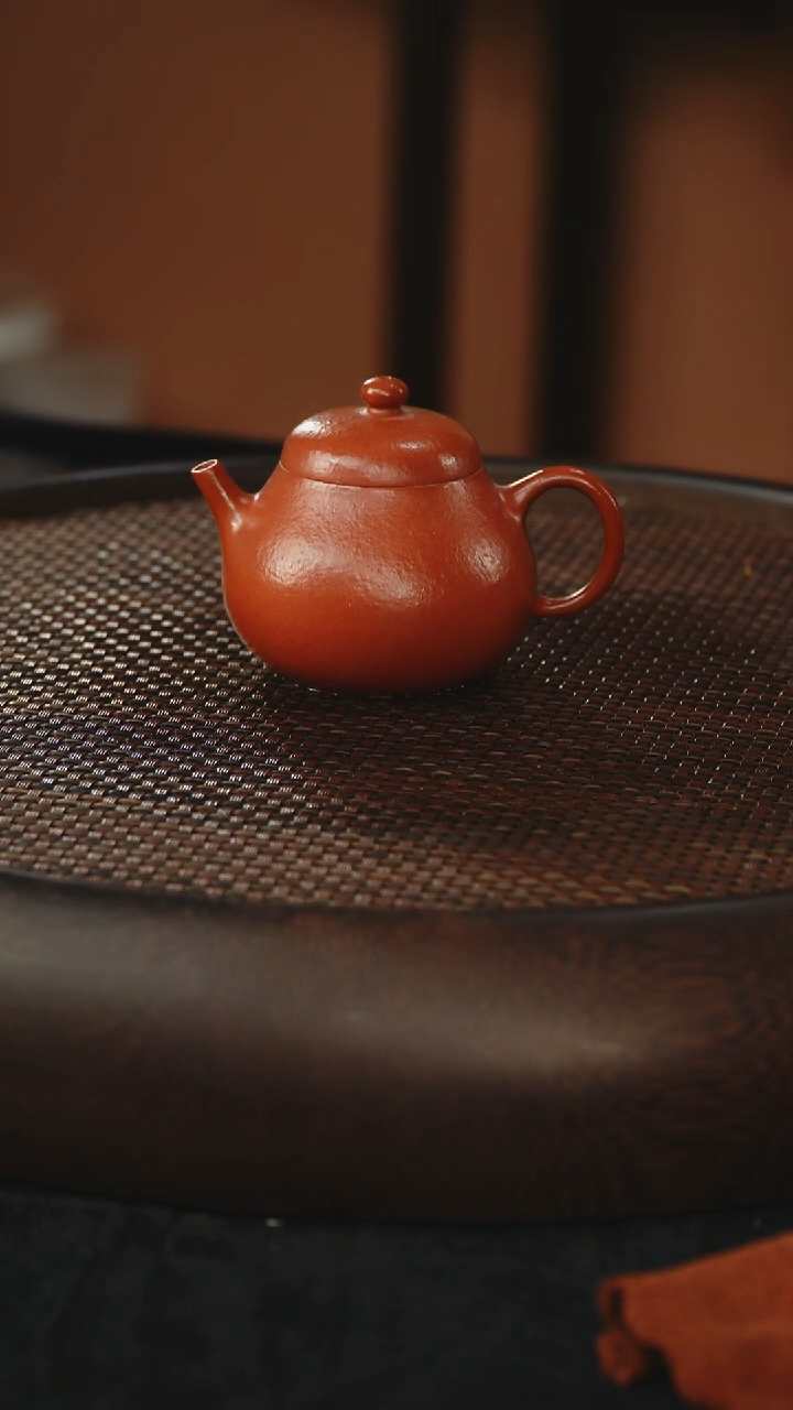 茶壶紫砂梨形 朱泥