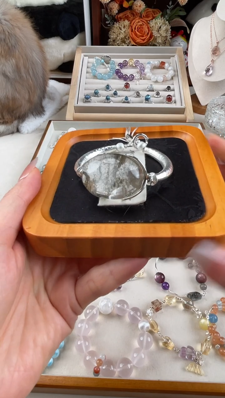 银S925镶嵌手链水晶E***e天然银发晶蛋面S925银手串