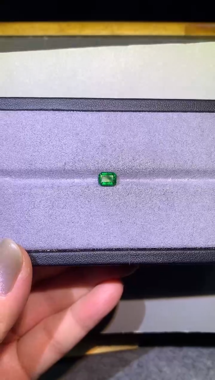【闪购商品】祖母绿裸石未镶嵌1.05ct吉尔德沃顿微油A137