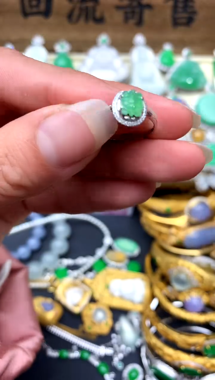 【闪购商品】翡翠戒指18K金镶嵌175-中国好珍宝