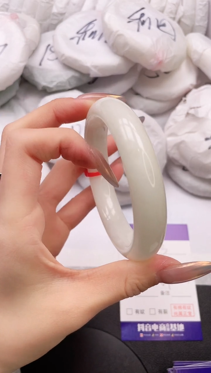 【闪购商品】和田玉手镯未镶嵌26K253-61