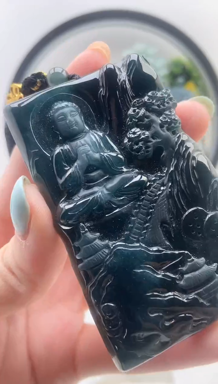 颈饰未镶嵌翡翠大日如来