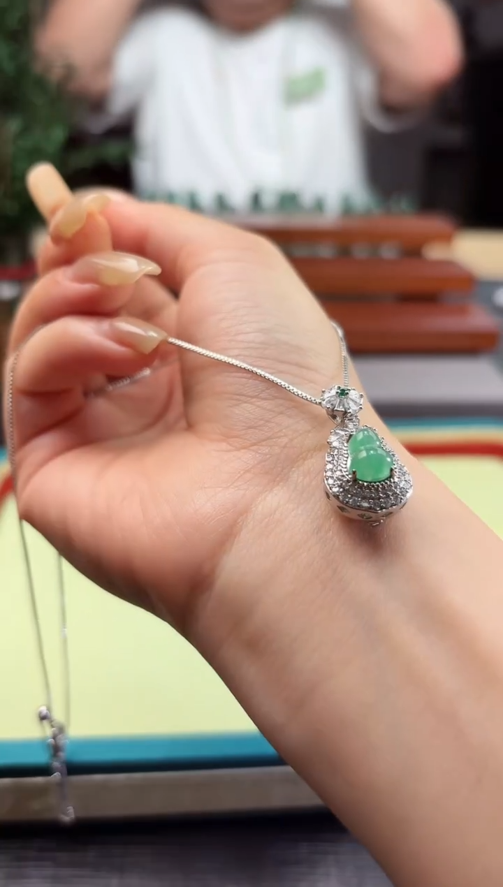 石英质玉未镶嵌颈饰非洲翠100710815 随机发仅一件