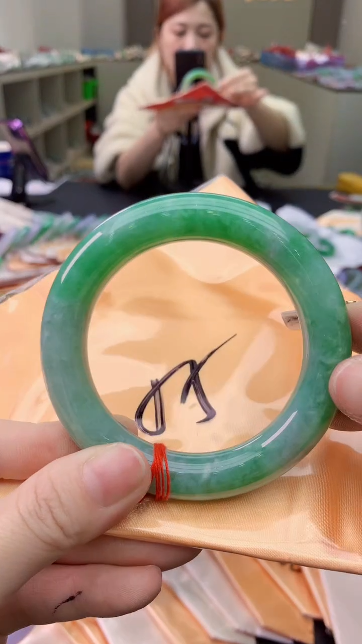 【闪购商品】翡翠手镯未镶嵌1052114481