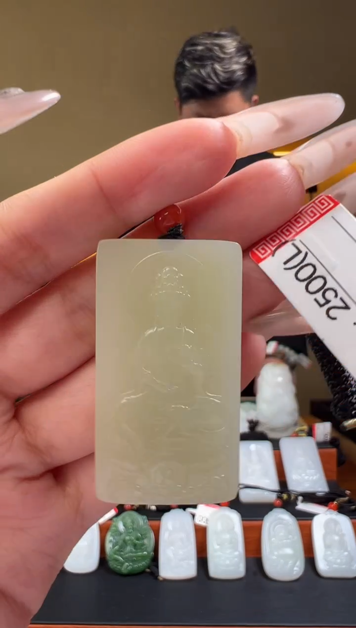 颈饰未镶嵌和田玉L