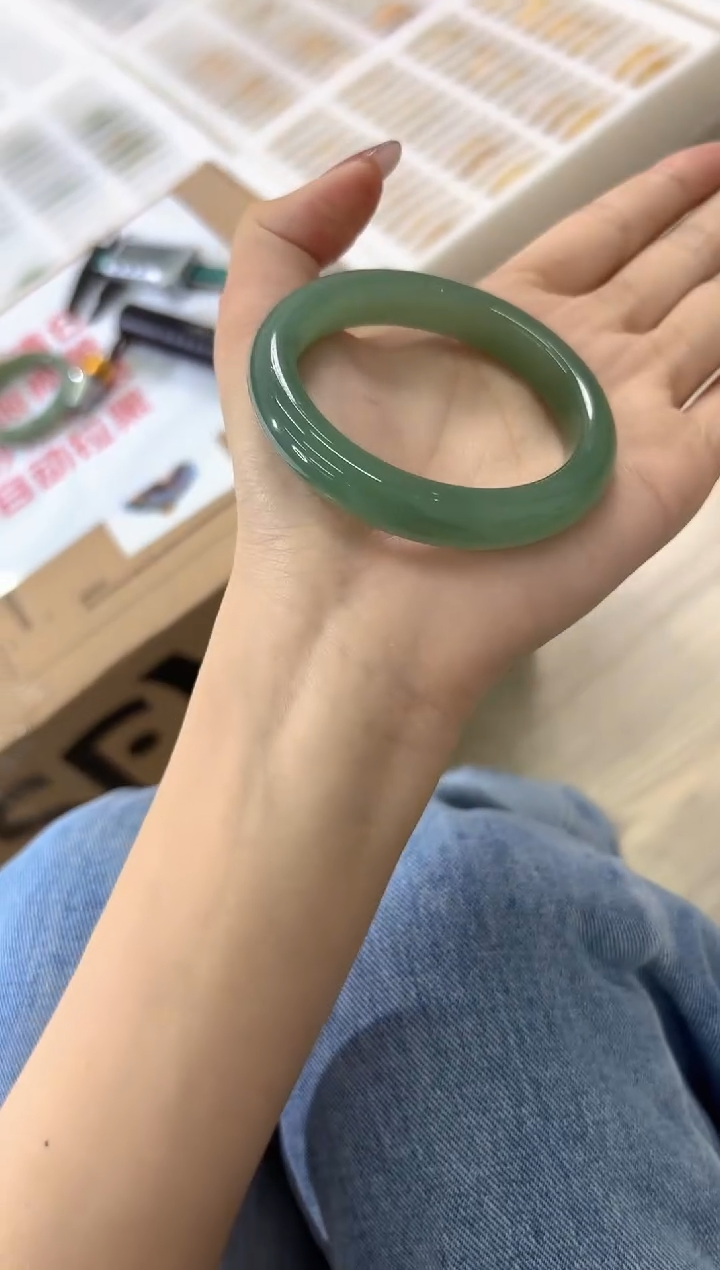 未镶嵌手镯石英质玉136-54D