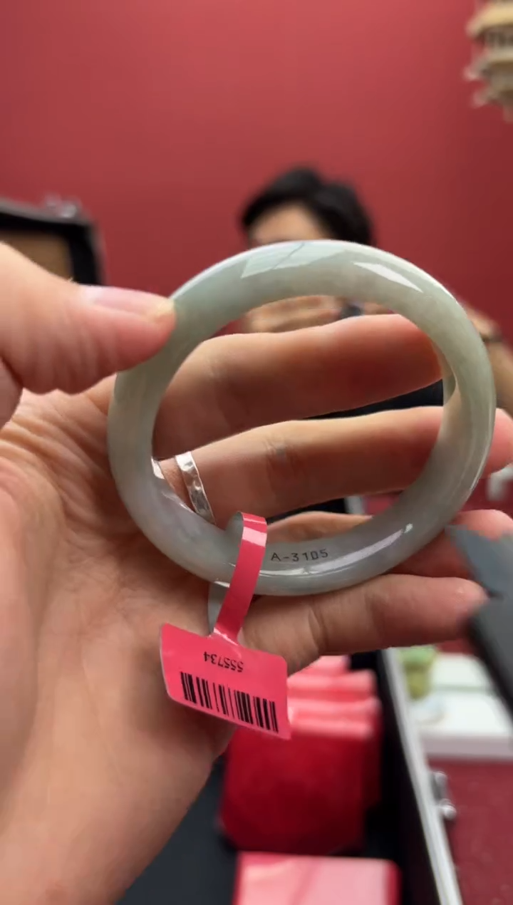 【闪购商品】翡翠手镯未镶嵌32手镯