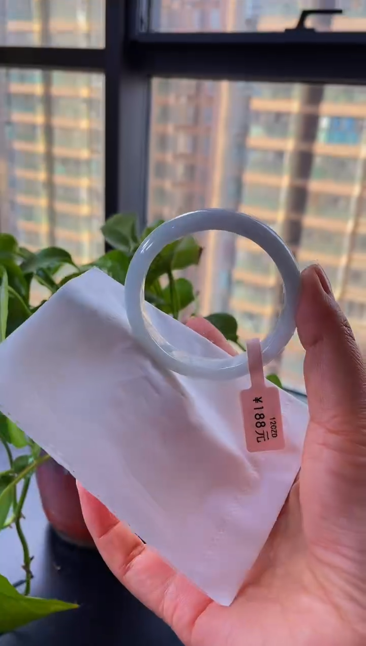 【闪购商品】翡翠手镯未镶嵌手镯02