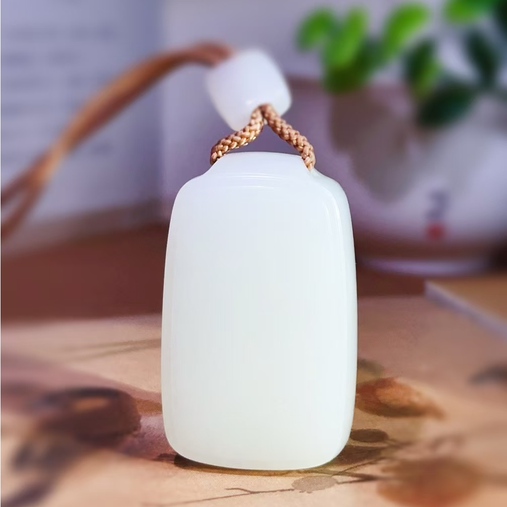 和田玉白玉无事牌吊坠