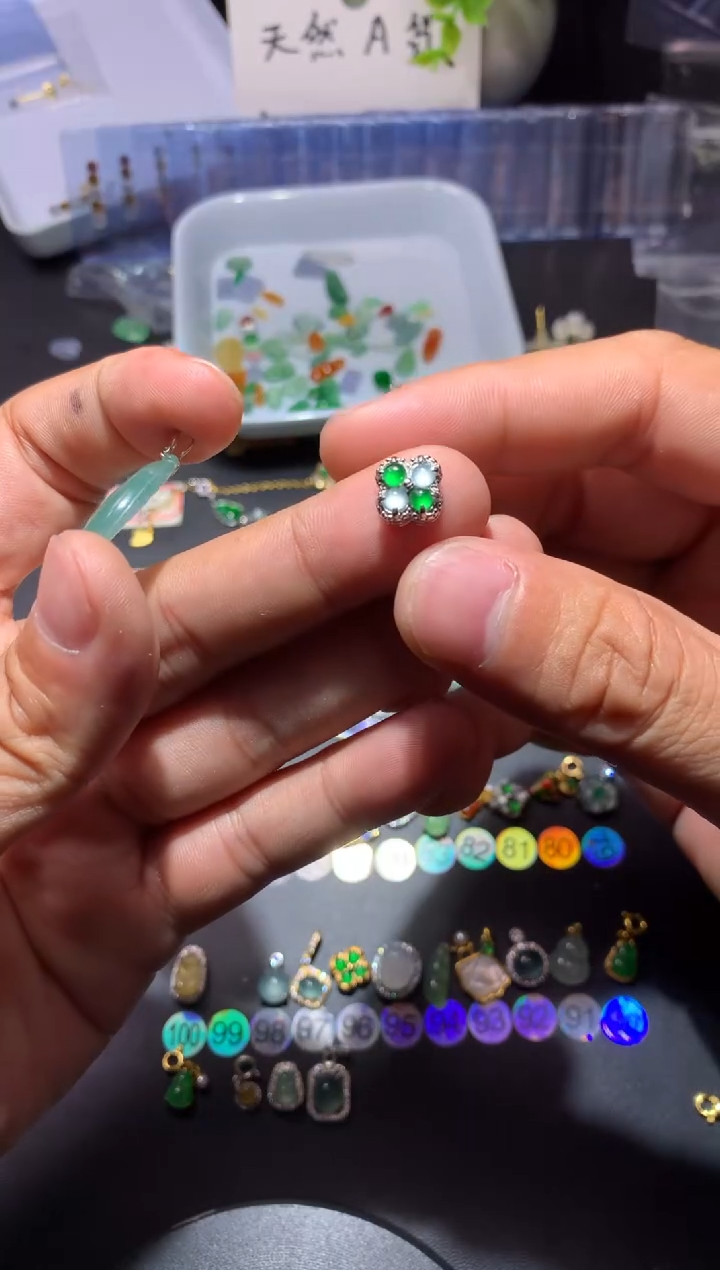 吊坠(不含链)未镶嵌翡翠小*臭1