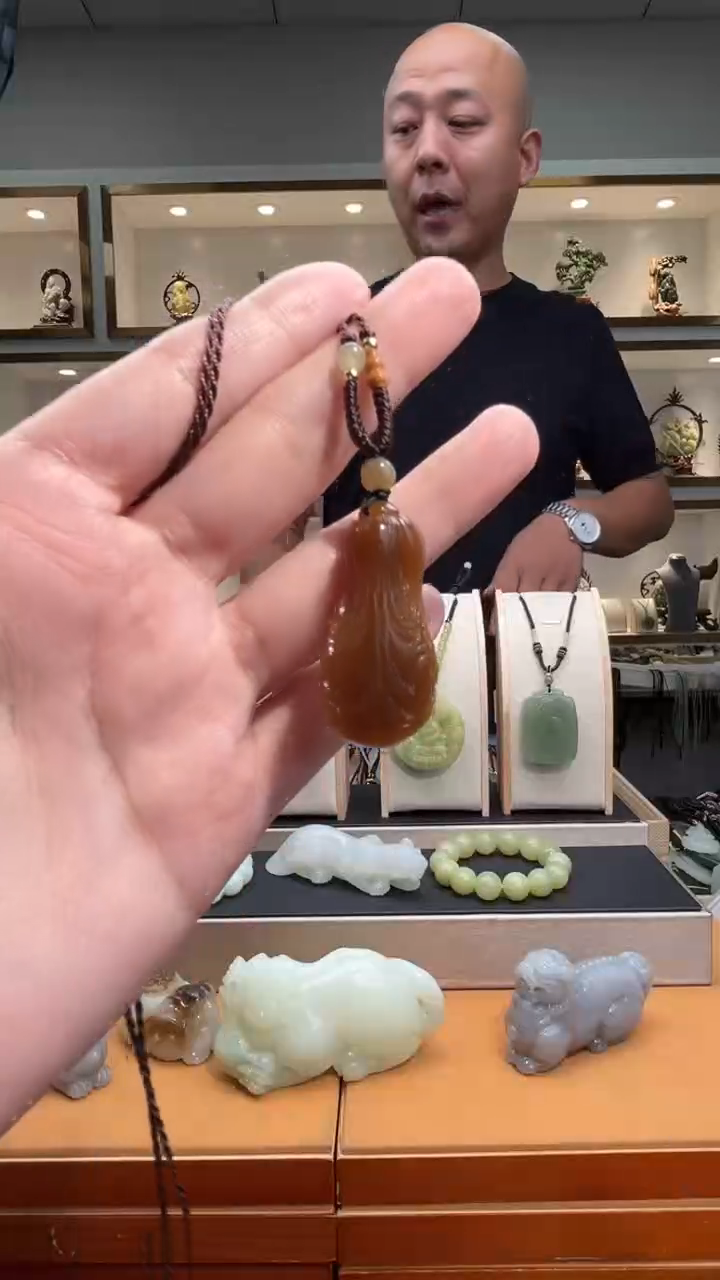 颈饰未镶嵌和田玉苏