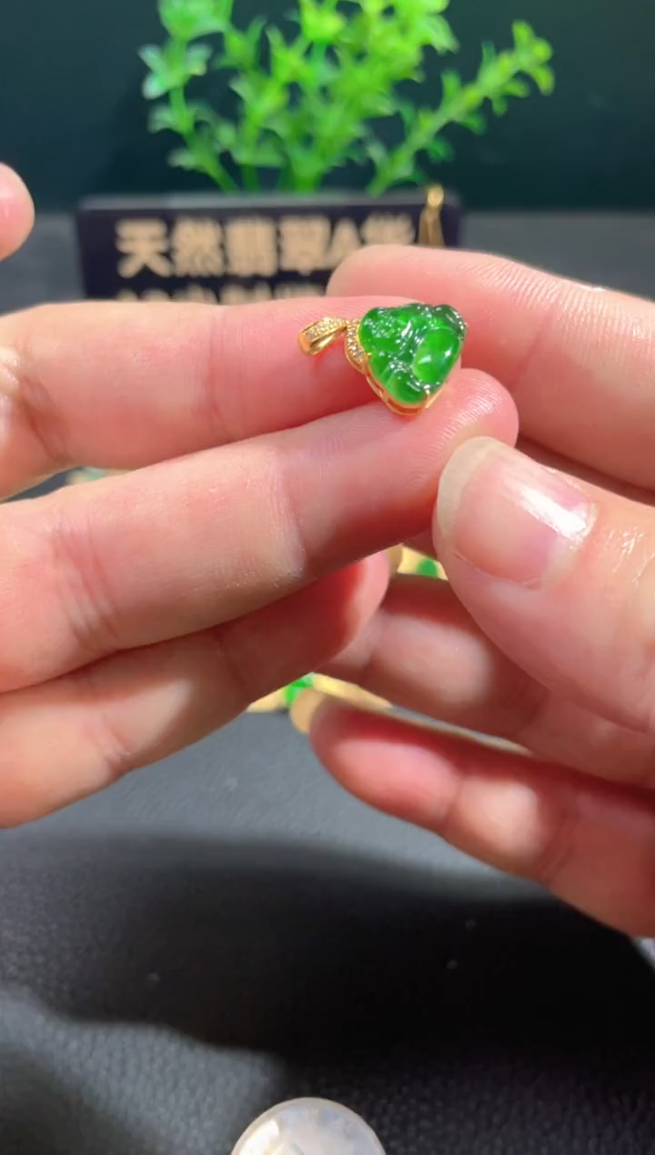 【闪购商品】翡翠颈饰18K金镶嵌翡翠