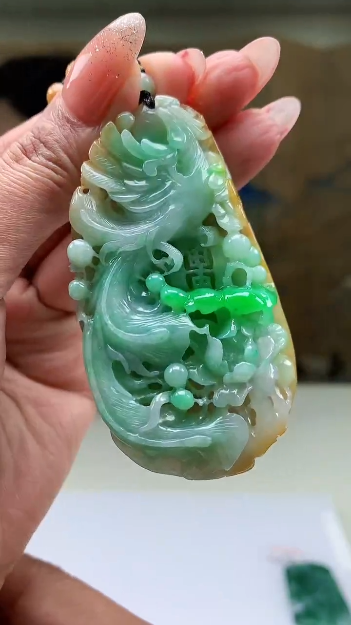 【闪购商品】定制翡翠未镶嵌4829MM-毛货挂件98