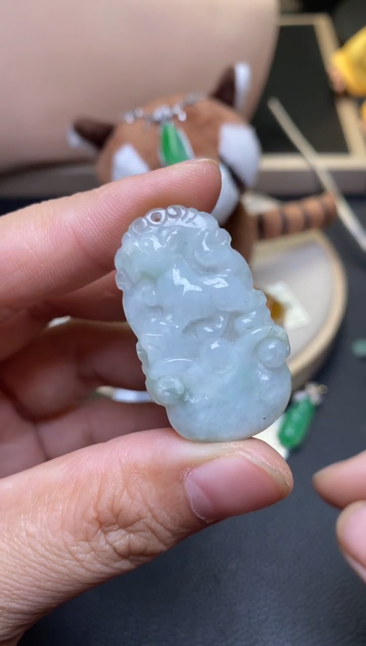 翡翠未镶嵌颈饰净货38879