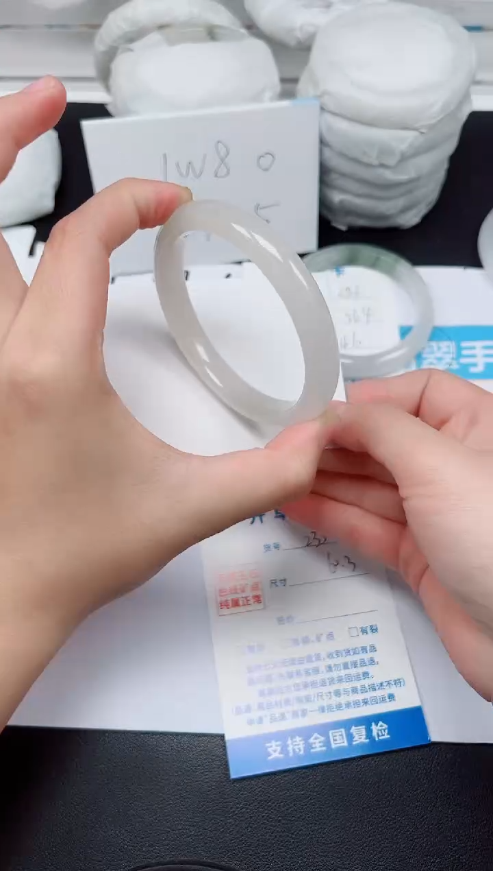 【闪购商品】石英质玉手镯未镶嵌G235-60.3