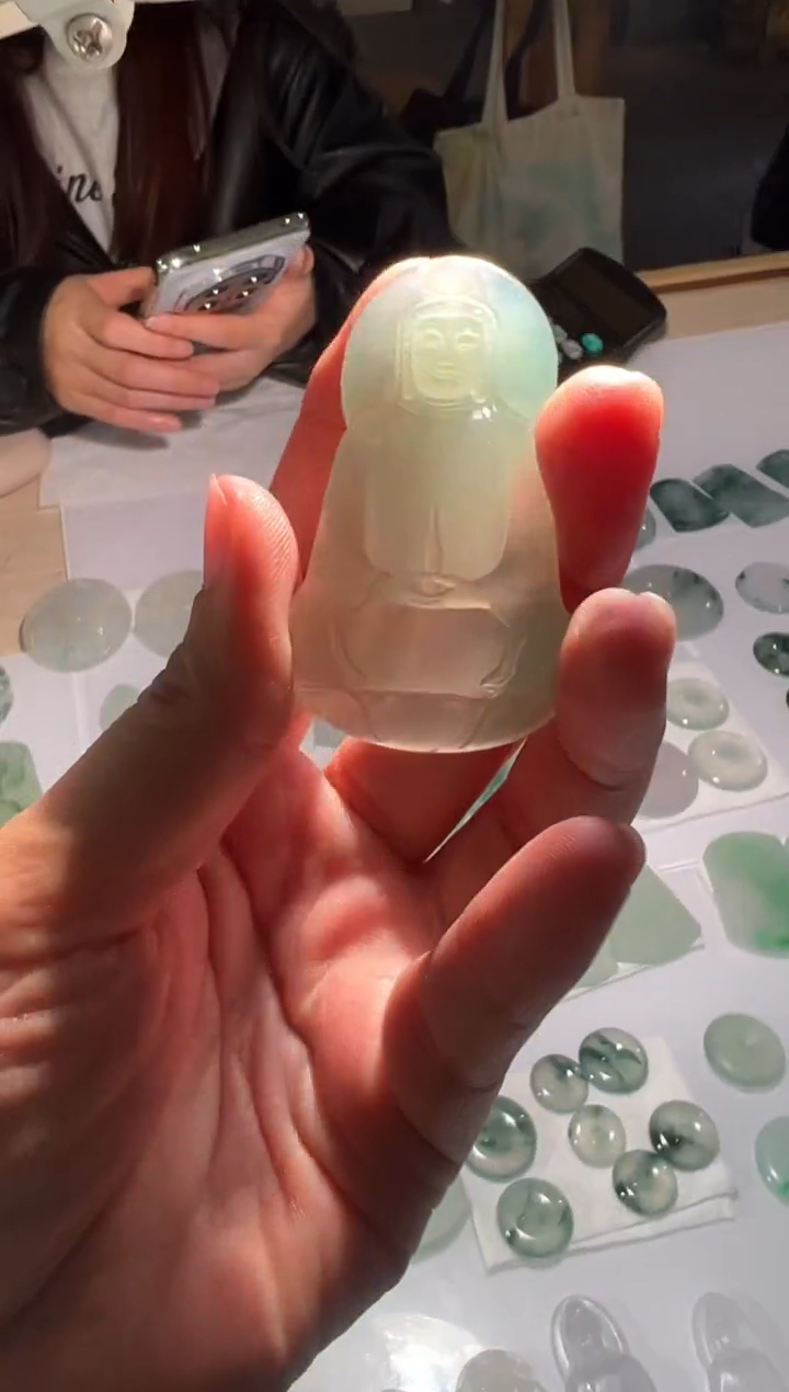 未镶嵌定制翡翠观音