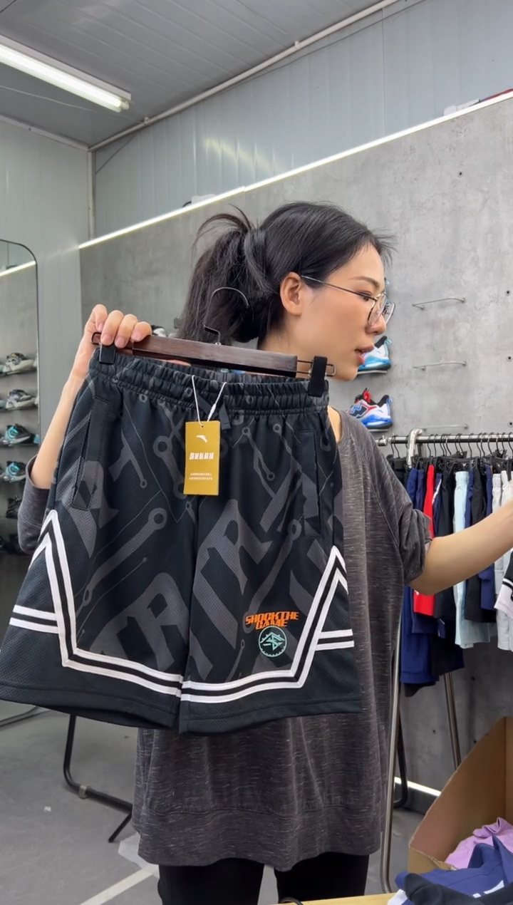 安踏儿童衣服尺码 ：130