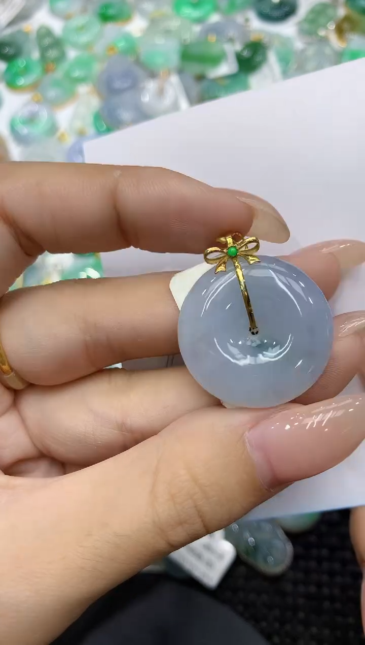 颈饰18K金镶嵌翡翠111111111111