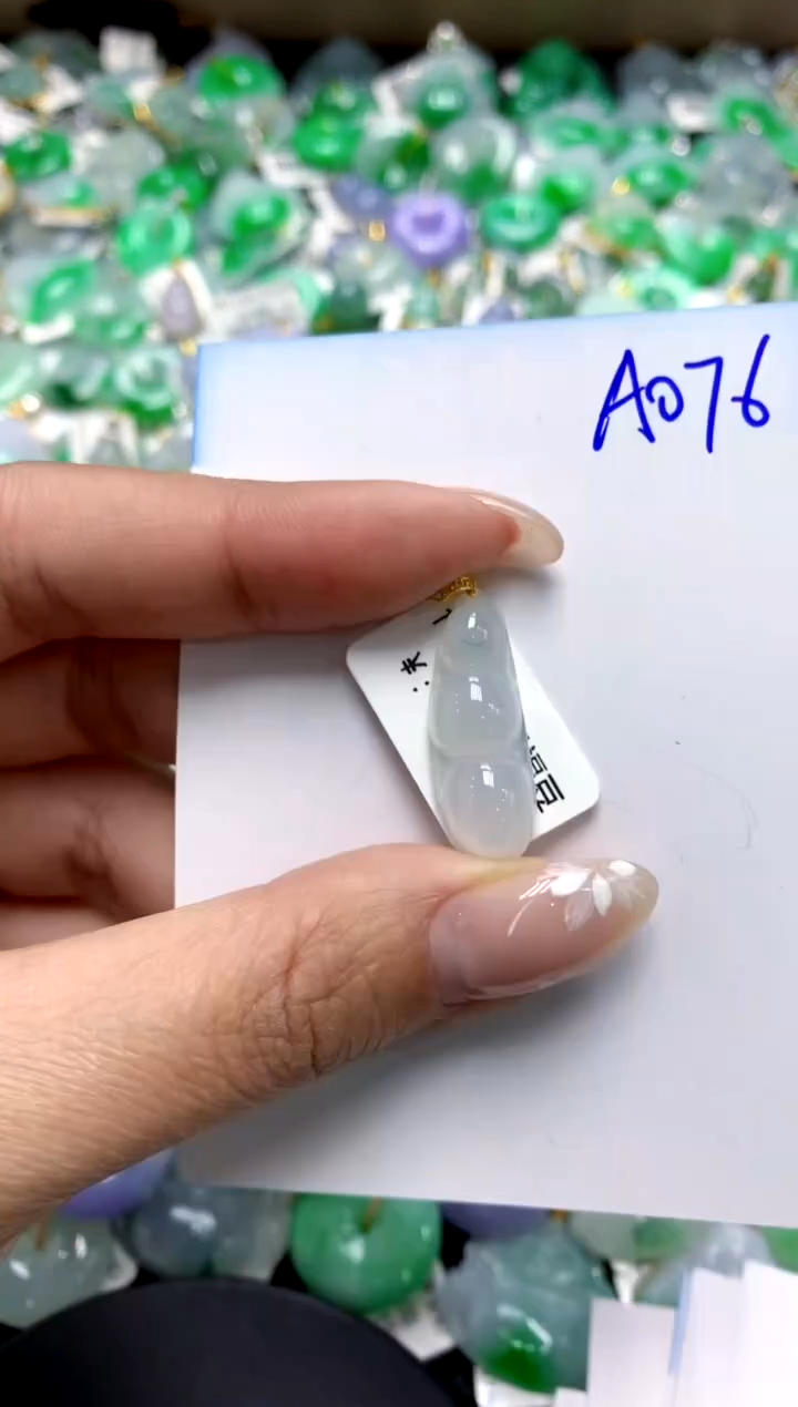【闪购商品】翡翠颈饰18K金镶嵌1111111111111