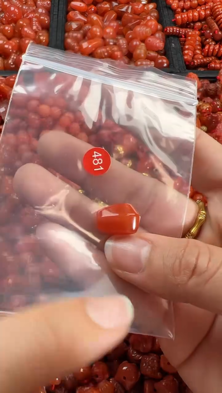 【闪购商品】南红玛瑙颈饰未镶嵌1